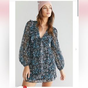 BRAND NEW with tags! Margo v neck floral swing dress